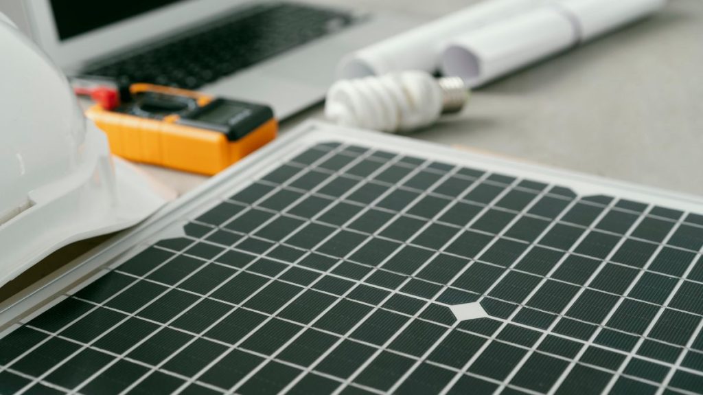 ¿Es necesario instalar baterías en la instalación fotovoltaica? - ASEISA